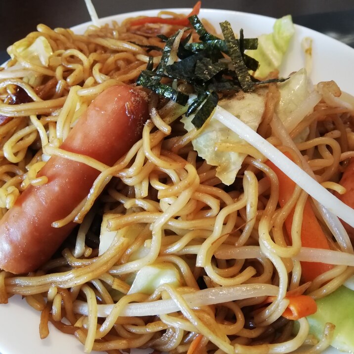 市販の焼きそばで 悪魔の濃い口焼きそば 包丁不要 レシピ 作り方 By レフィア 楽天レシピ